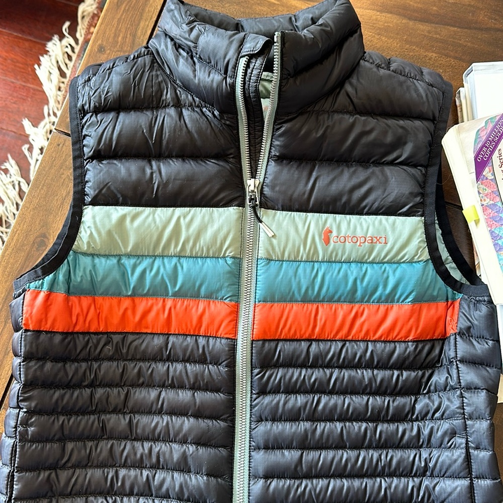 Cotopaxi down vest. Women’s small. EUC